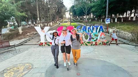 A group at the “Yo ❤ Santa Rosa” letters